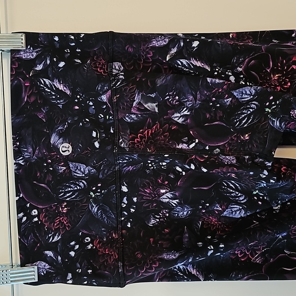 243. Lululemon Wunder Under High Rise Tight - Picture 5 of 9